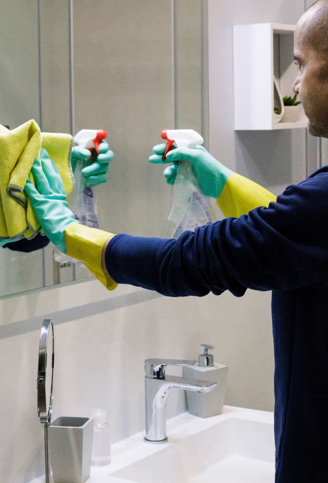 How Often To Clean Bathroom Surfaces, According To Experts
